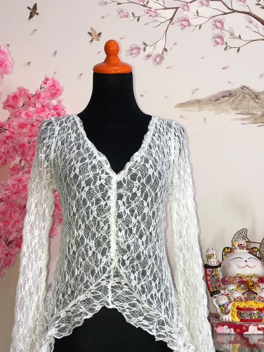 Kardigan lace putih tali depan — baju thrift preloved